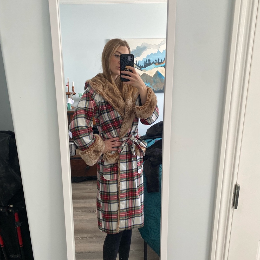Pottery Barn Tartan Plaid Robe with Faux Fur - Picture 2 of 11